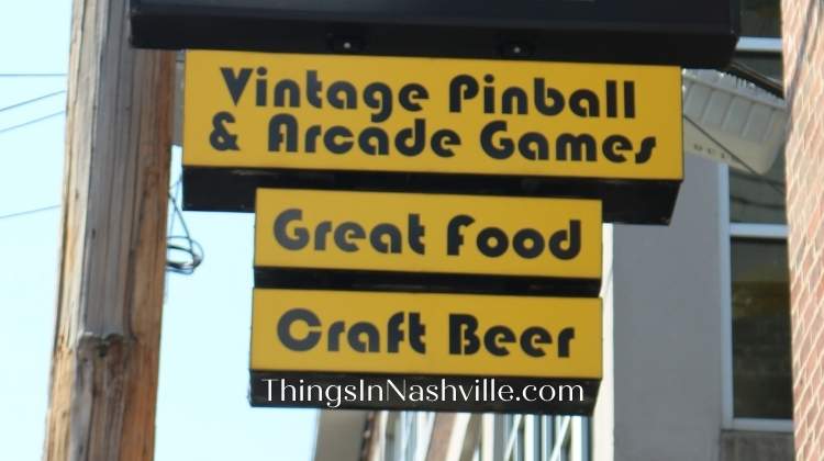 Free Games and sports bar in Nashville at Headquarters Beercade
